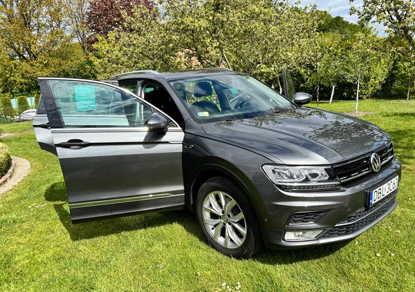 Volkswagen Tiguan cena 109000 przebieg: 107000, rok produkcji 2017 z Bolesławiec małe 191
